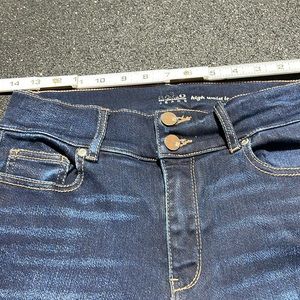 Soho New York & Company Jeans. High waisted leggings. Size 4 Tall dark denim